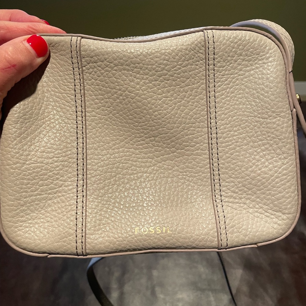 Fossil crossbody bag - beige in color